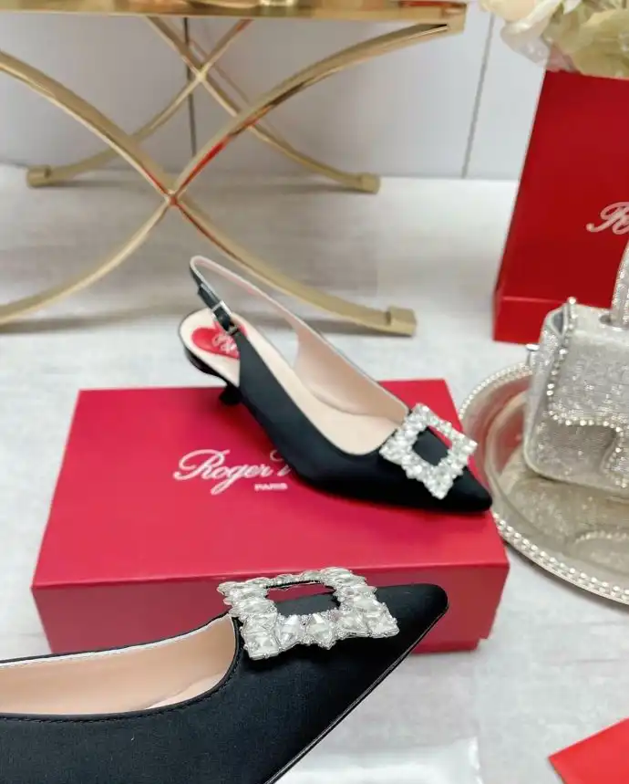 hype Roger Vivier flat shoes