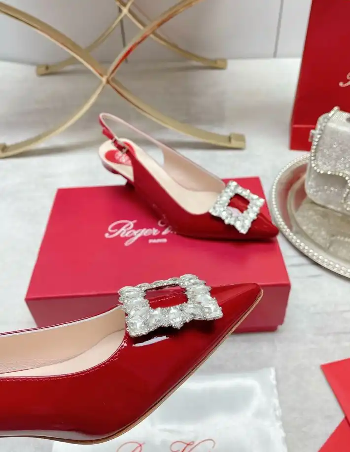 hype Roger Vivier flat shoes