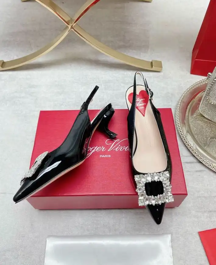 hype Roger Vivier flat shoes