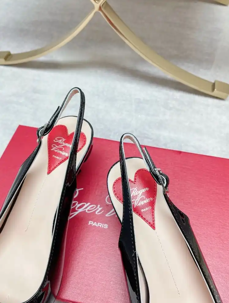 hype Roger Vivier flat shoes