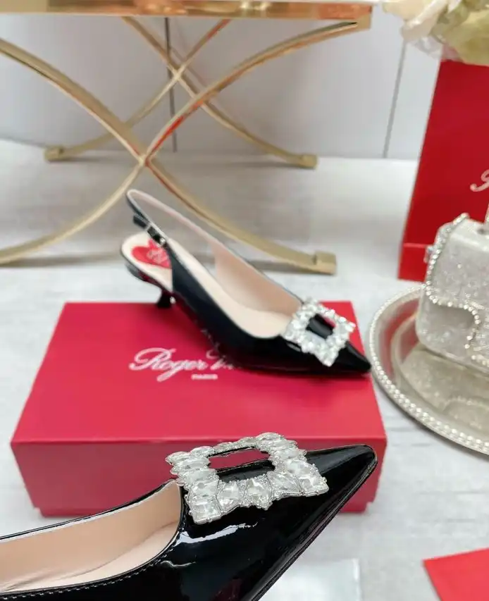 hype Roger Vivier flat shoes