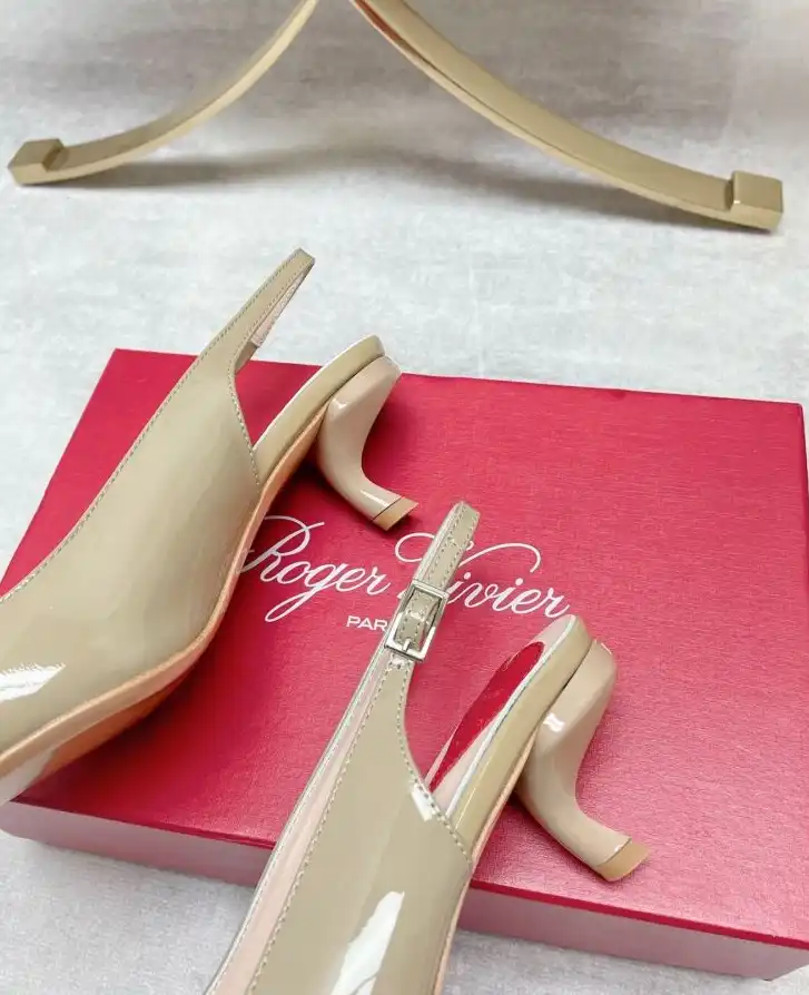 hype Roger Vivier flat shoes