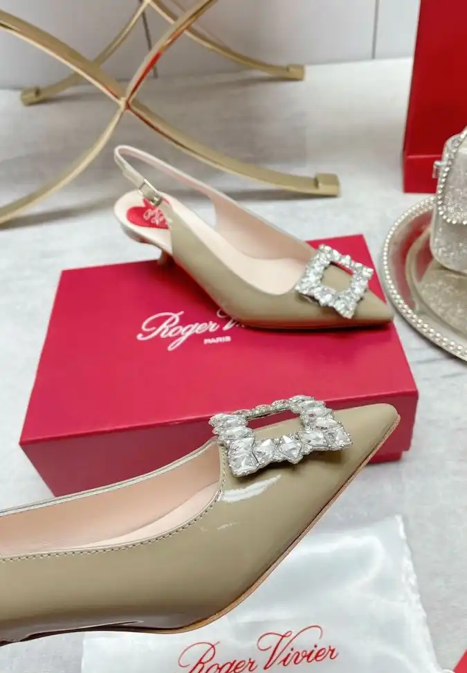 hype Roger Vivier flat shoes