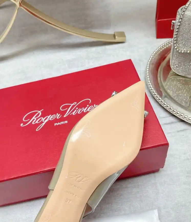 hype Roger Vivier flat shoes