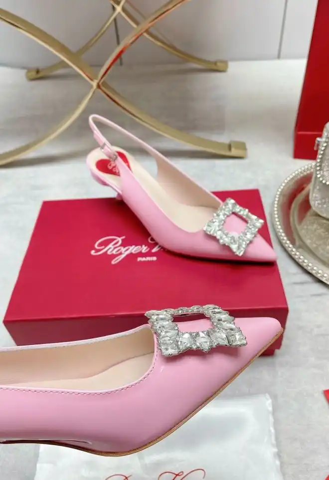 hype Roger Vivier flat shoes