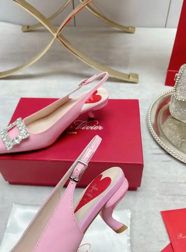 hype Roger Vivier flat shoes