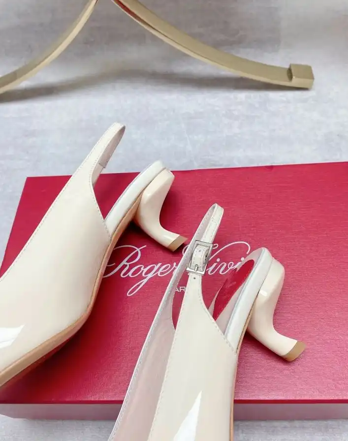 hype Roger Vivier flat shoes