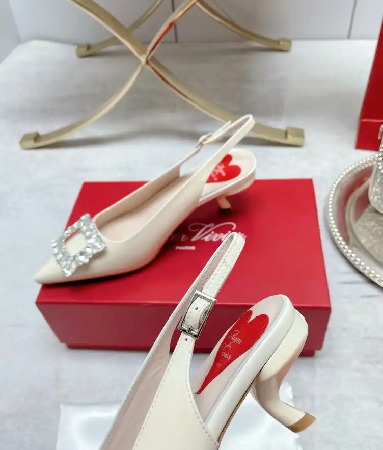 hype Roger Vivier flat shoes