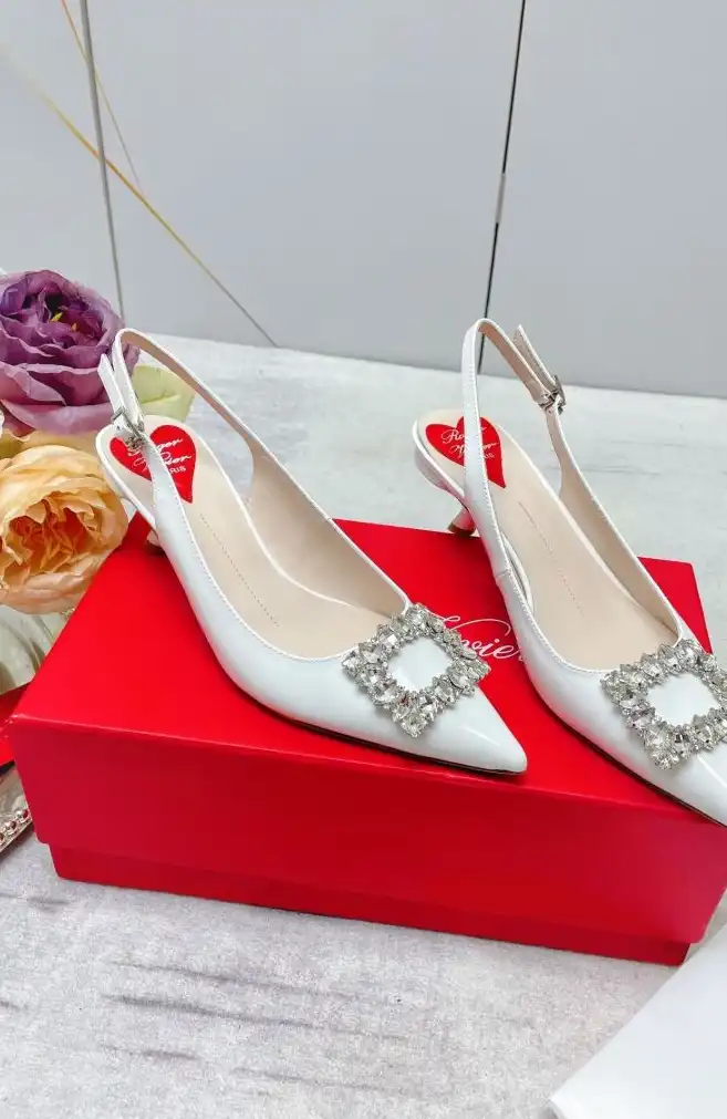 hype Roger Vivier flat shoes