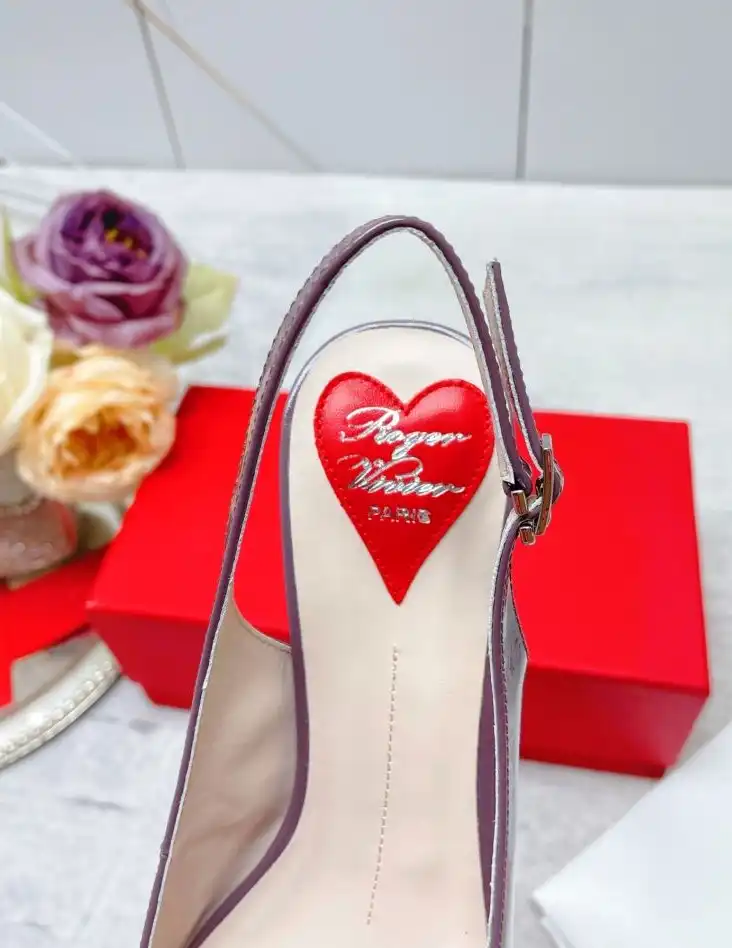 hype Roger Vivier flat shoes