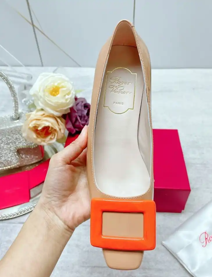 hype Roger Vivier flat shoes