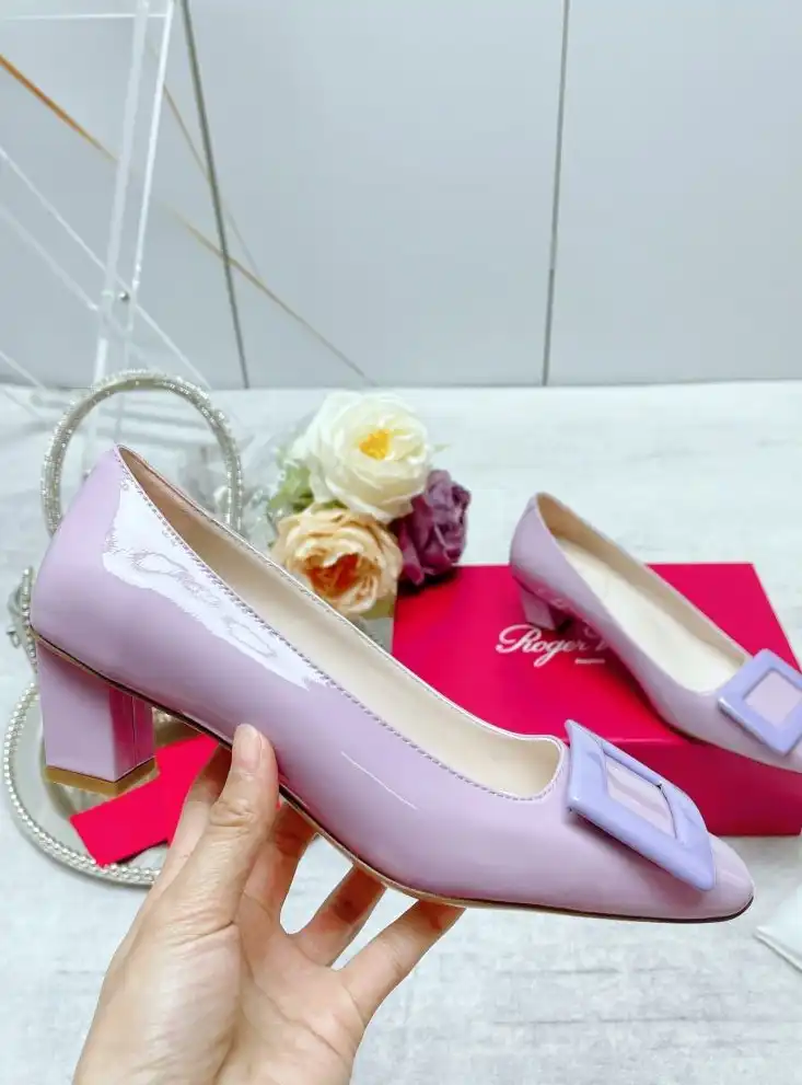 hype Roger Vivier flat shoes