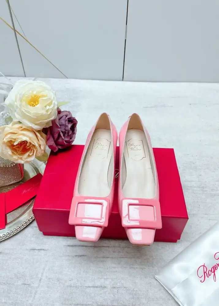 hype Roger Vivier flat shoes