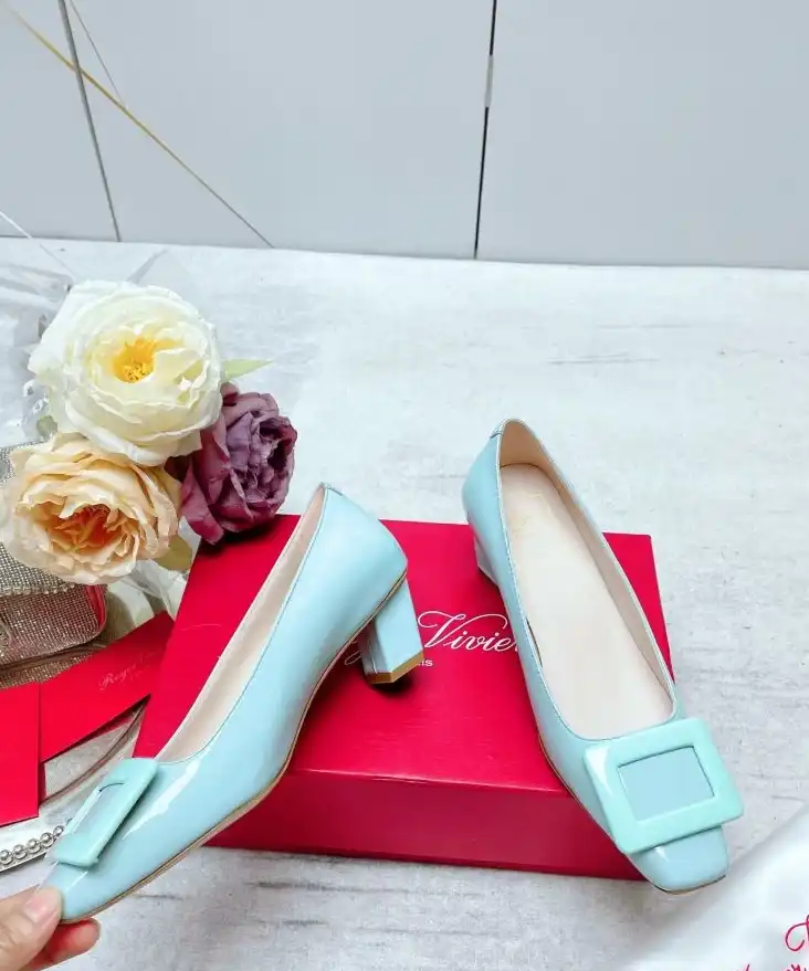 hype Roger Vivier flat shoes