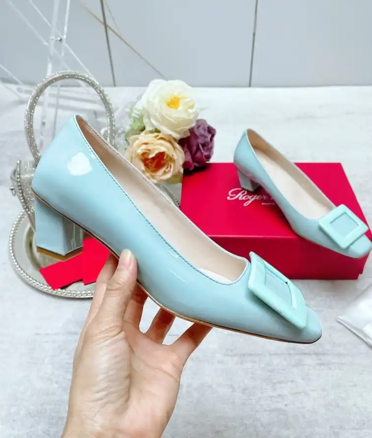 hype Roger Vivier flat shoes