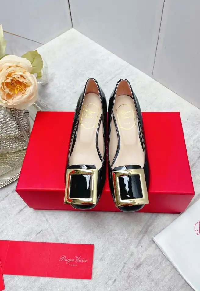 hype Roger Vivier flat shoes