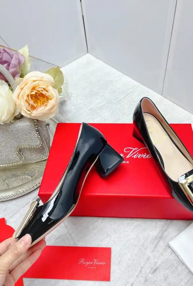 hype Roger Vivier flat shoes