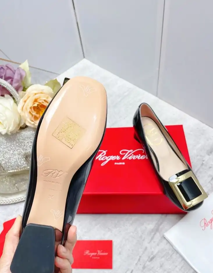 hype Roger Vivier flat shoes