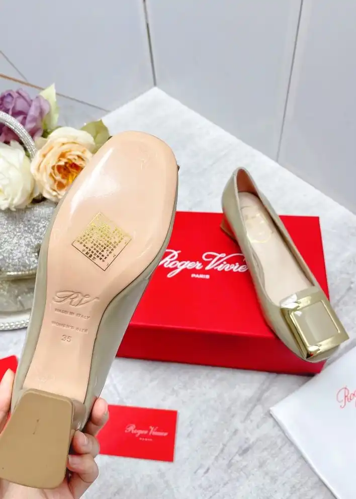 hype Roger Vivier flat shoes