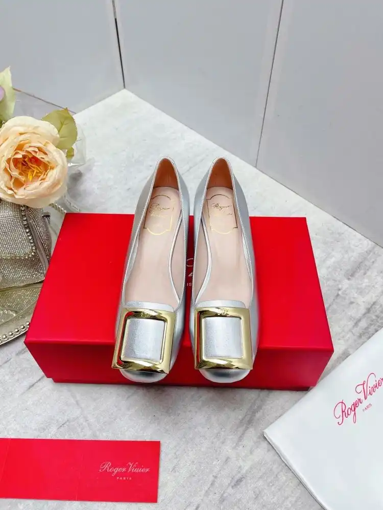 hype Roger Vivier flat shoes