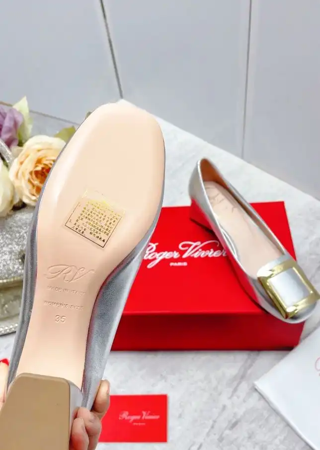 hype Roger Vivier flat shoes