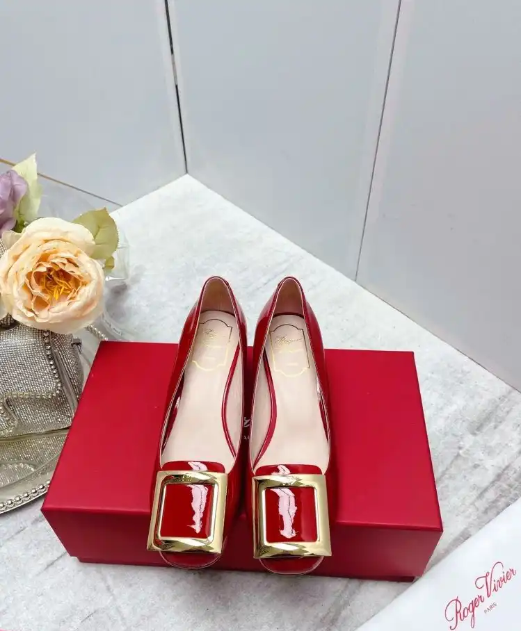 hype Roger Vivier flat shoes