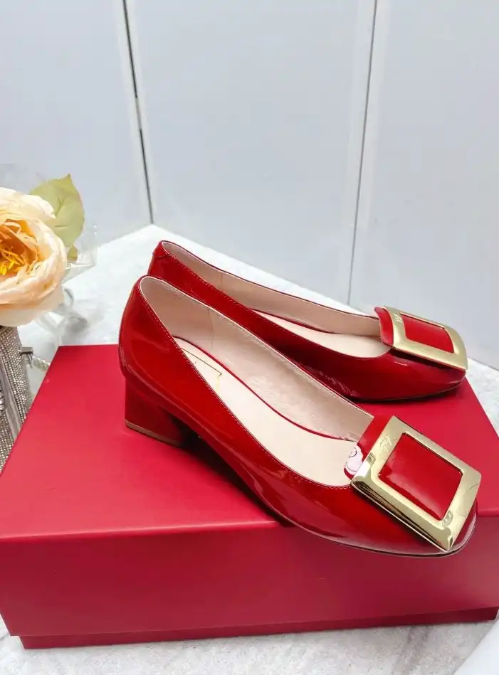 hype Roger Vivier flat shoes