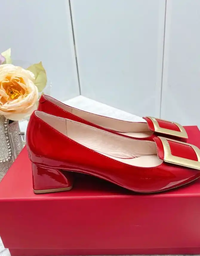 hype Roger Vivier flat shoes