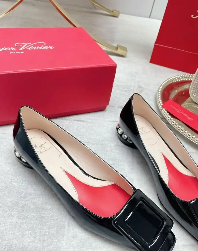 hype Roger Vivier flat shoes