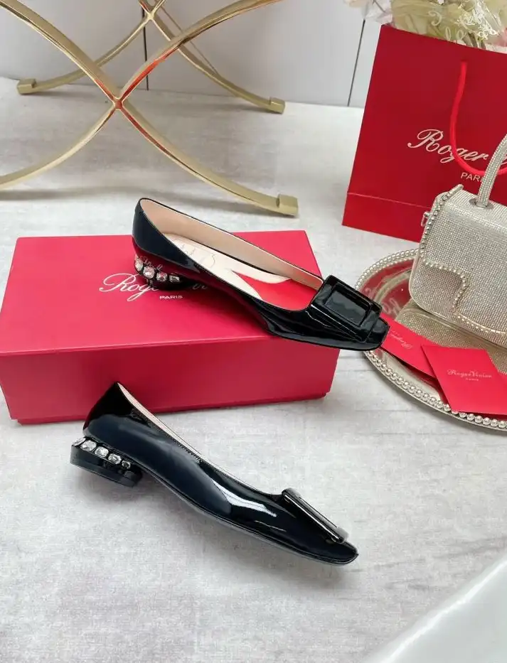 hype Roger Vivier flat shoes