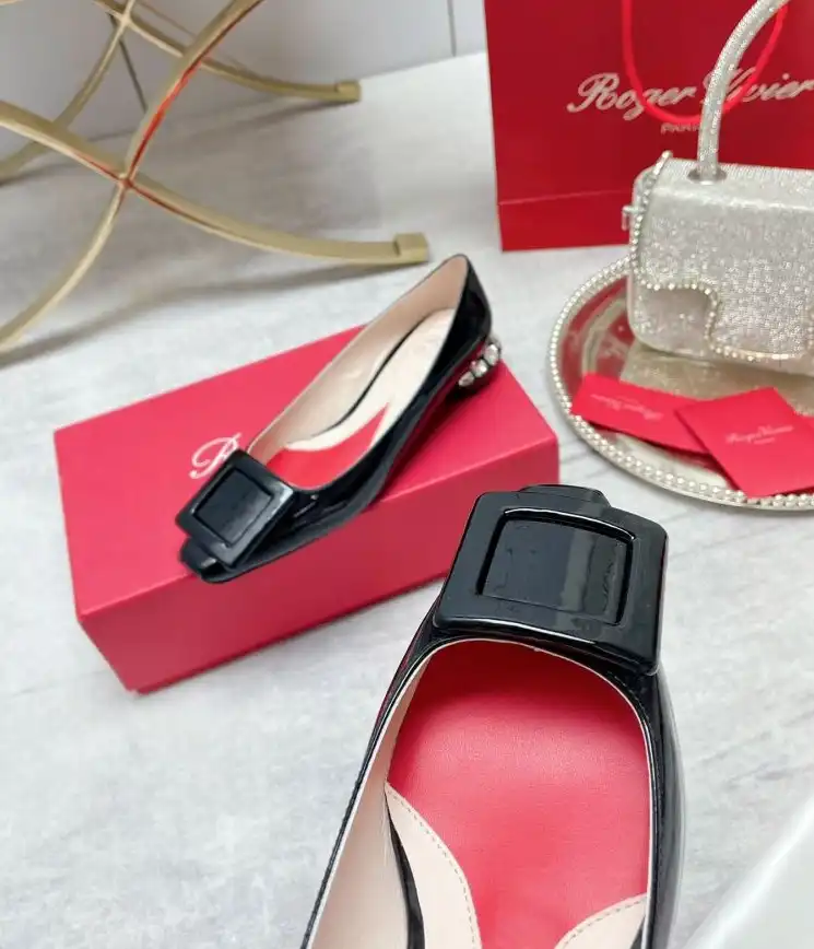 hype Roger Vivier flat shoes