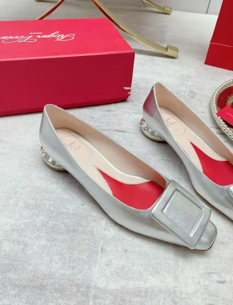 hype Roger Vivier flat shoes