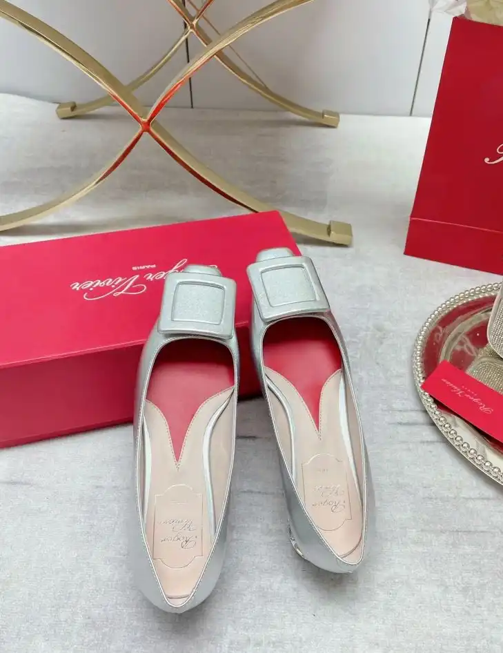 hype Roger Vivier flat shoes