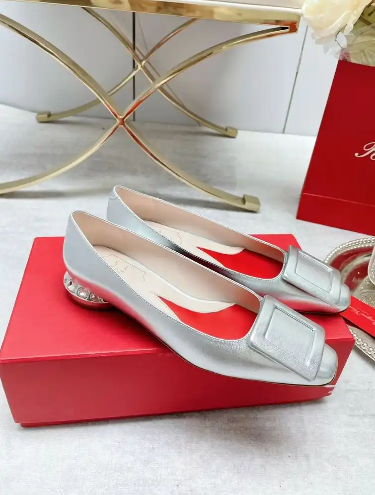 hype Roger Vivier flat shoes