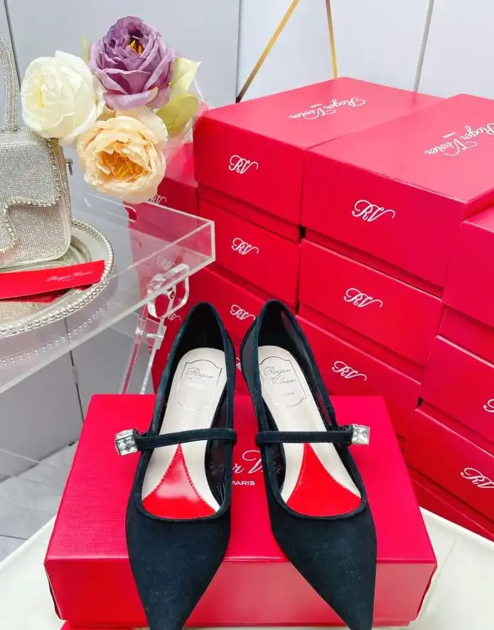 hype Roger Vivier flat shoes