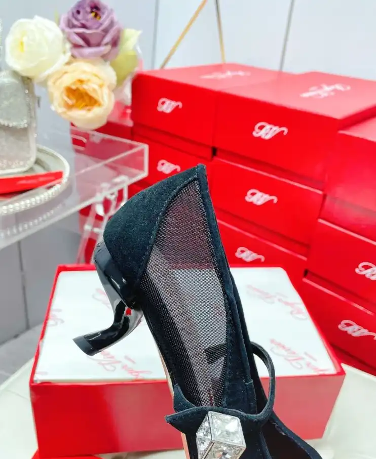 hype Roger Vivier flat shoes