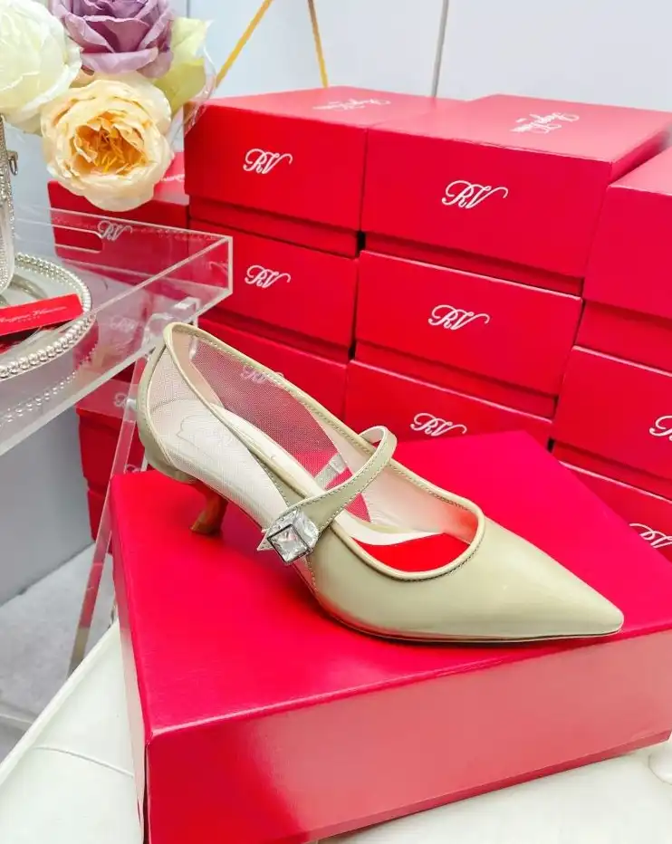 hype Roger Vivier flat shoes