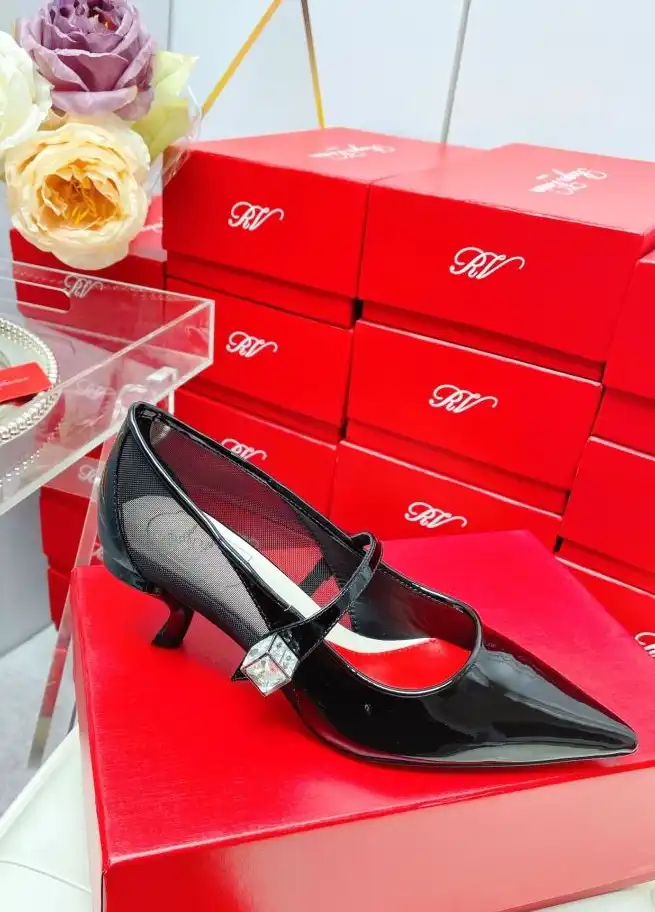 hype Roger Vivier flat shoes