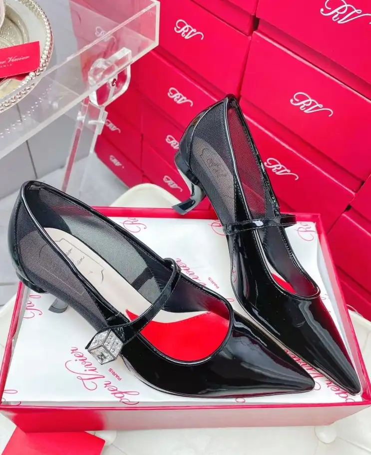 hype Roger Vivier flat shoes