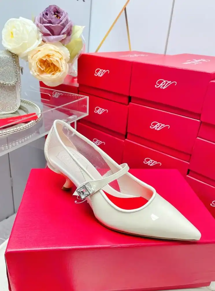 hype Roger Vivier flat shoes