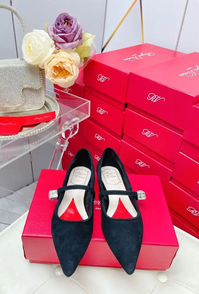 hype Roger Vivier flat shoes