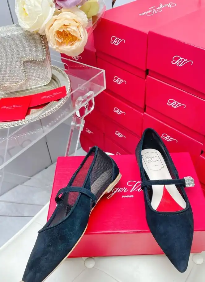 hype Roger Vivier flat shoes