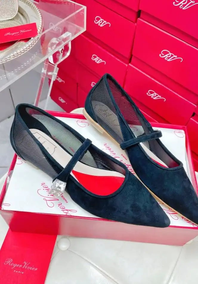 hype Roger Vivier flat shoes