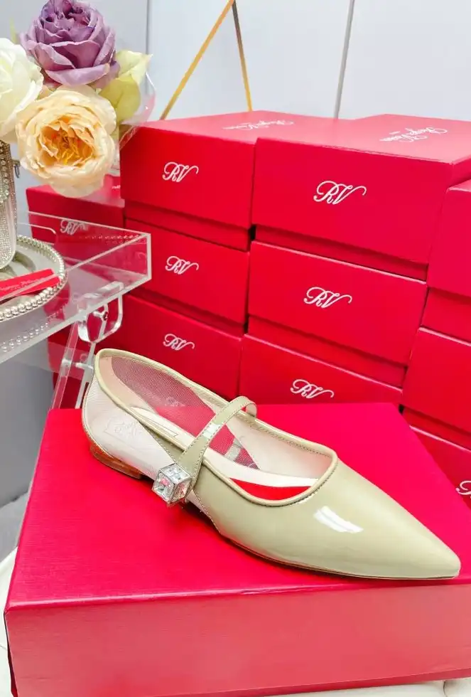 hype Roger Vivier flat shoes