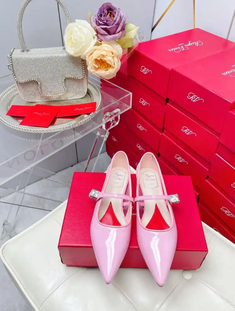 hype Roger Vivier flat shoes