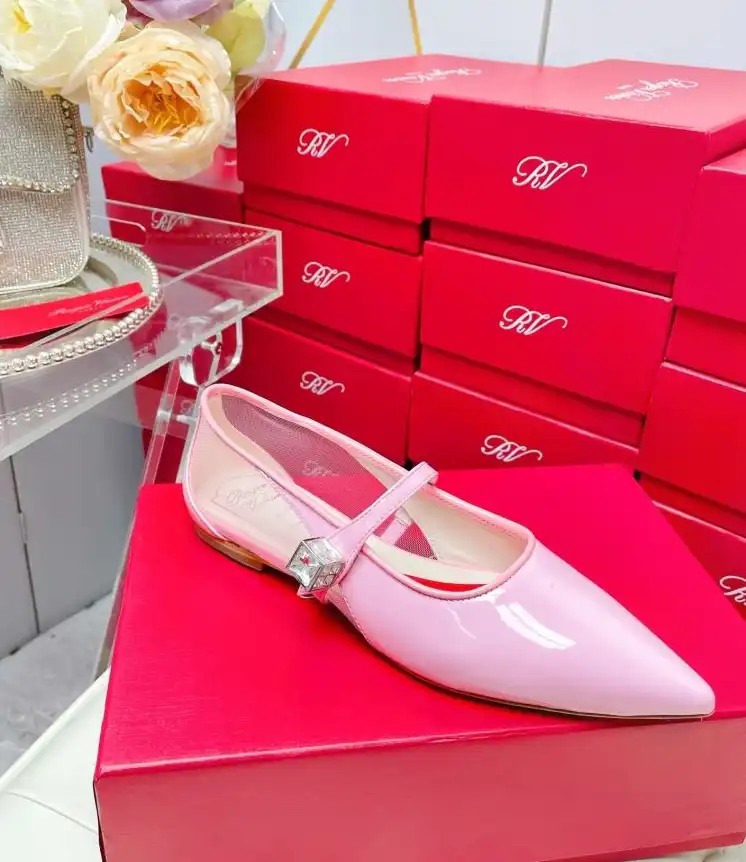 hype Roger Vivier flat shoes