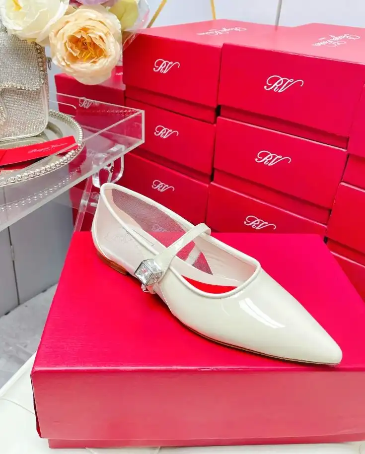 hype Roger Vivier flat shoes