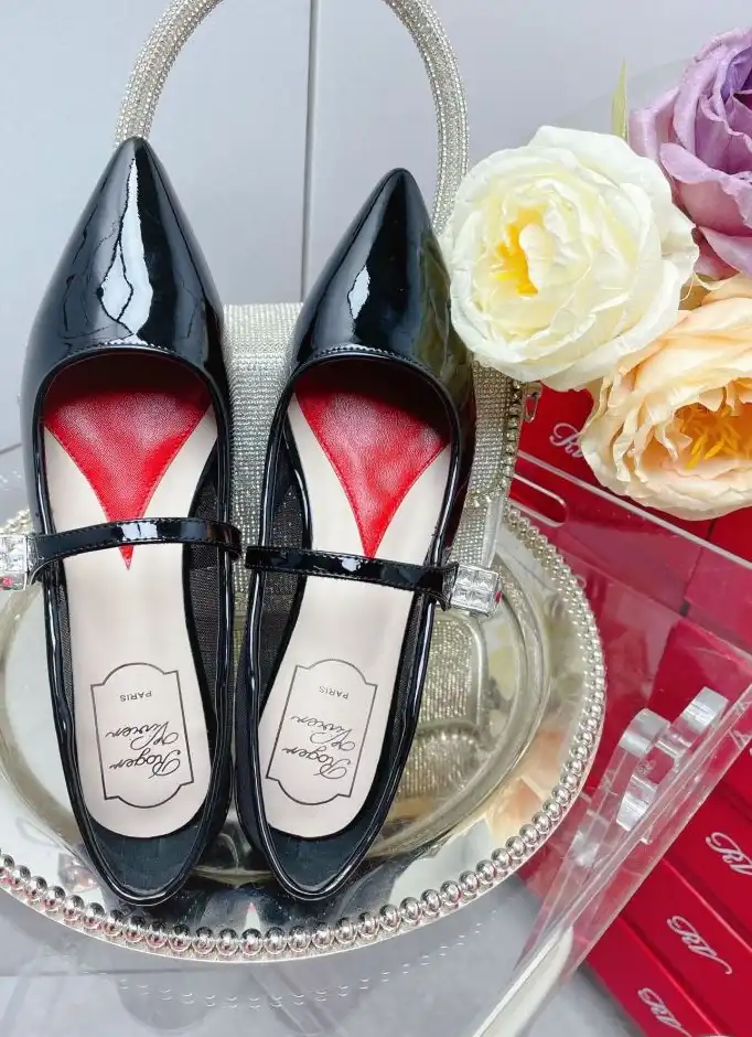 hype Roger Vivier flat shoes