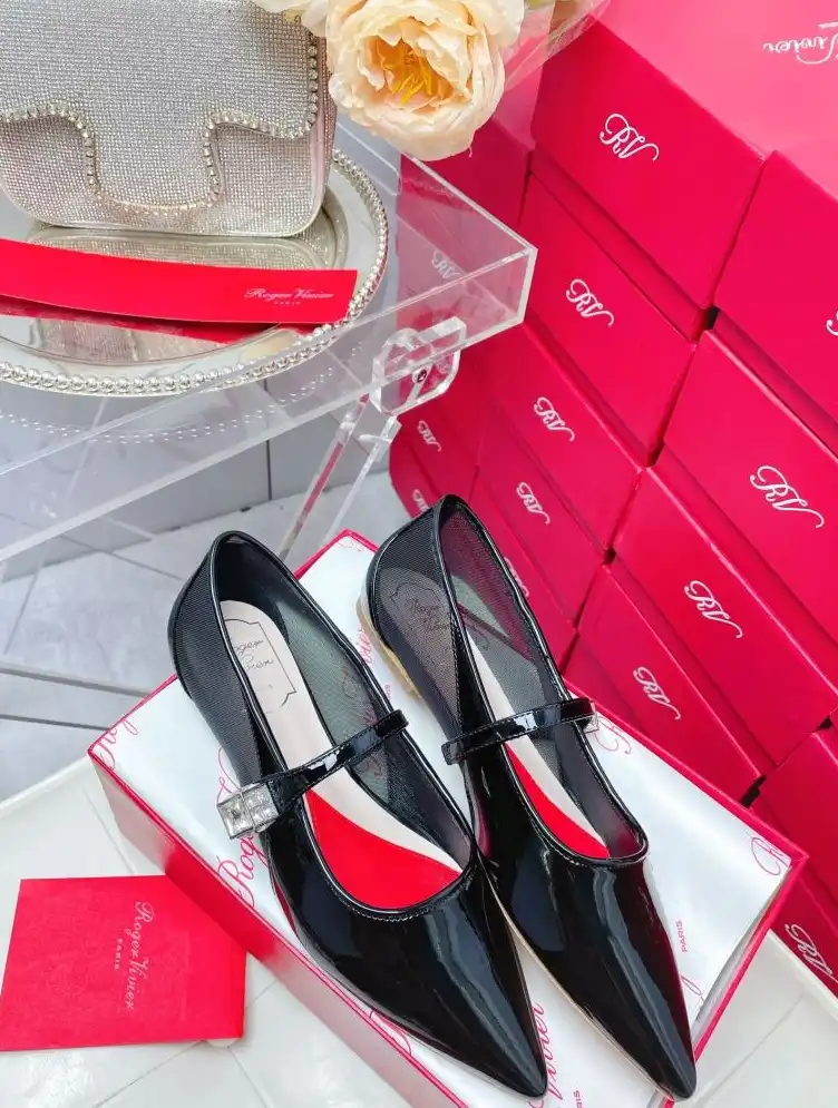 hype Roger Vivier flat shoes