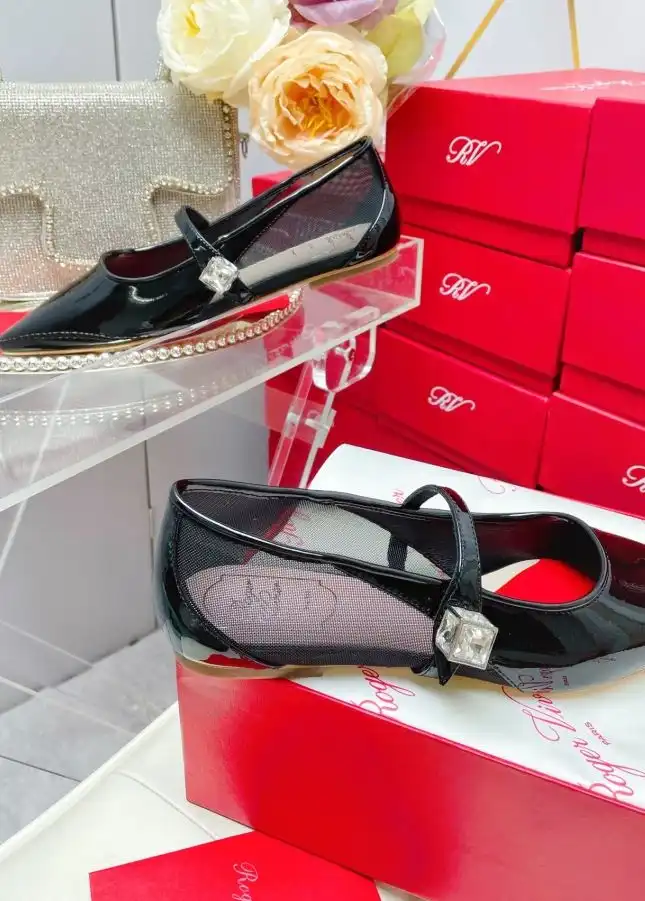 hype Roger Vivier flat shoes